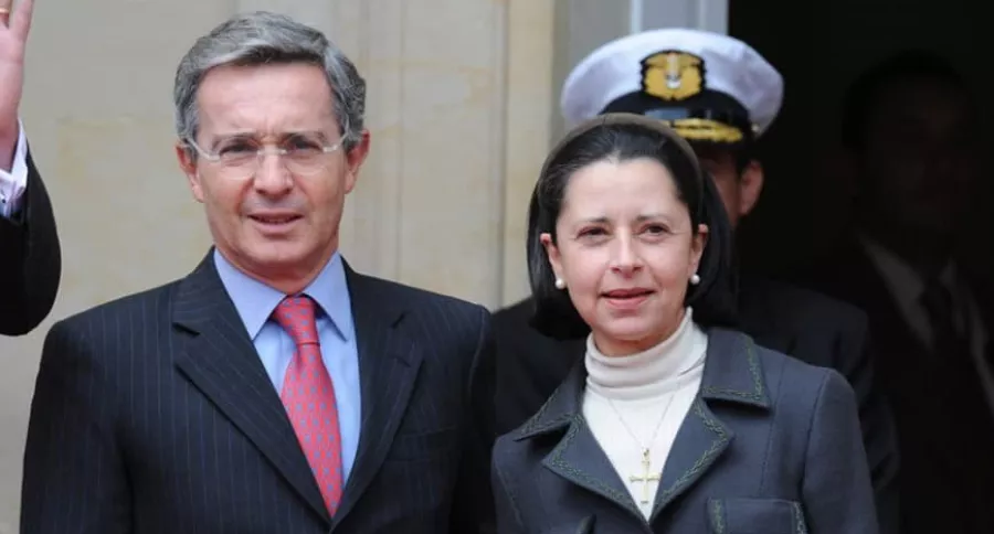 Álvaro Uribe y Lina Moreno
