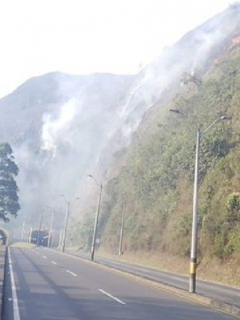 Incendio vía Medellín-Bogotá