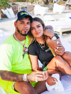 Karol G, según la revista People en Español, habría terminado con Anuel luego de dos años de relación sentimental.
