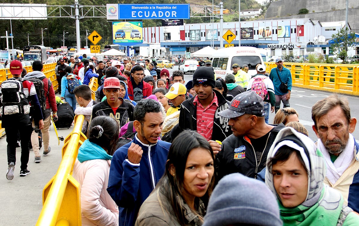 Venezolanos entrando a Ecuador