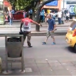Pelea entre taxista y conductor en Bucaramanga