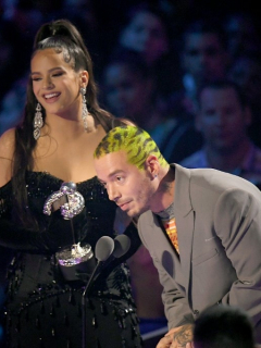 Rosalía y J Balvin en los MTV VMA