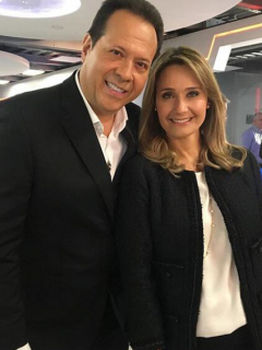Javier Fernández ('el Cantante del gol'), Inés María Zabaraín, Laura Acuña y Andrea Jaramillo, presentadores.