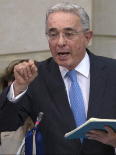 Álvaro Uribe, expresidente y senador.