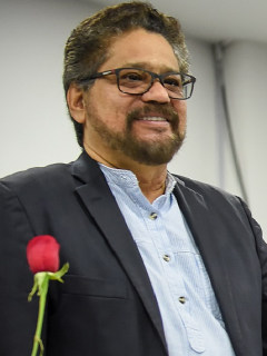 'Iván Márquez', guerrillero, y Álvaro Uribe, senador y expresidente.
