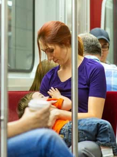Amamantar en transporte público