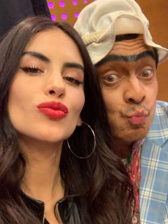 Jessica Cediel, presentadora, y 'Suso', humorista.