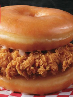 Sándwich de pollo y donas