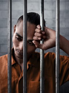 Hombre en la carcel