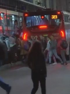 Colados en Transmilenio.