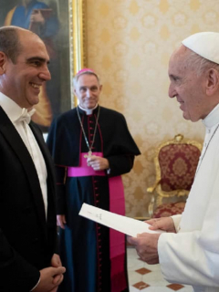 Jorge Mario Eastman y papa Francisco