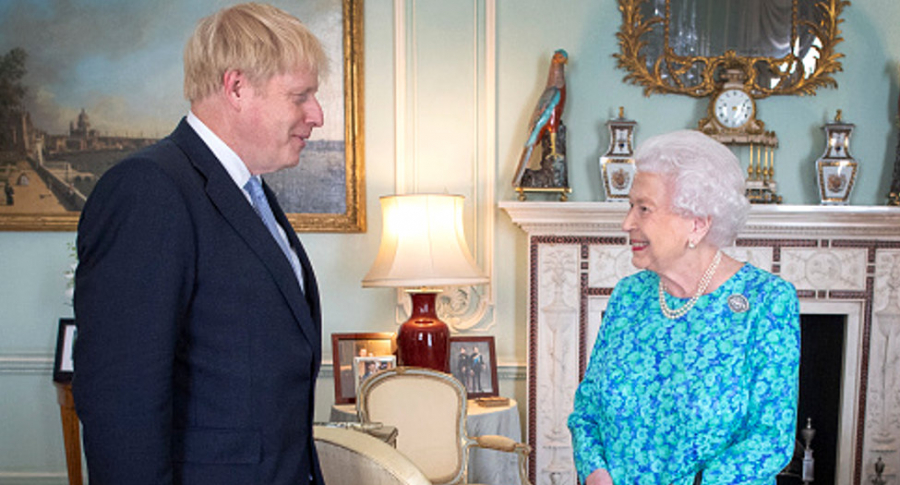 Johnson y la reina