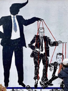 Parte del mural antes de ser vorrado