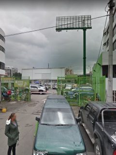Parqueadero Calle 99 con Carrera 14