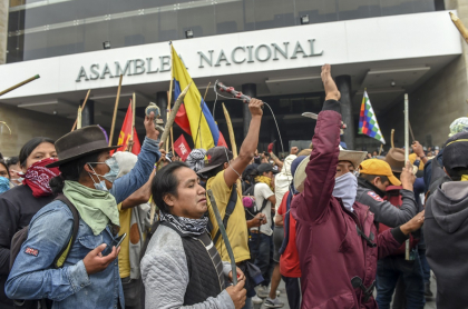 Indígenas en Congreso de Ecuador