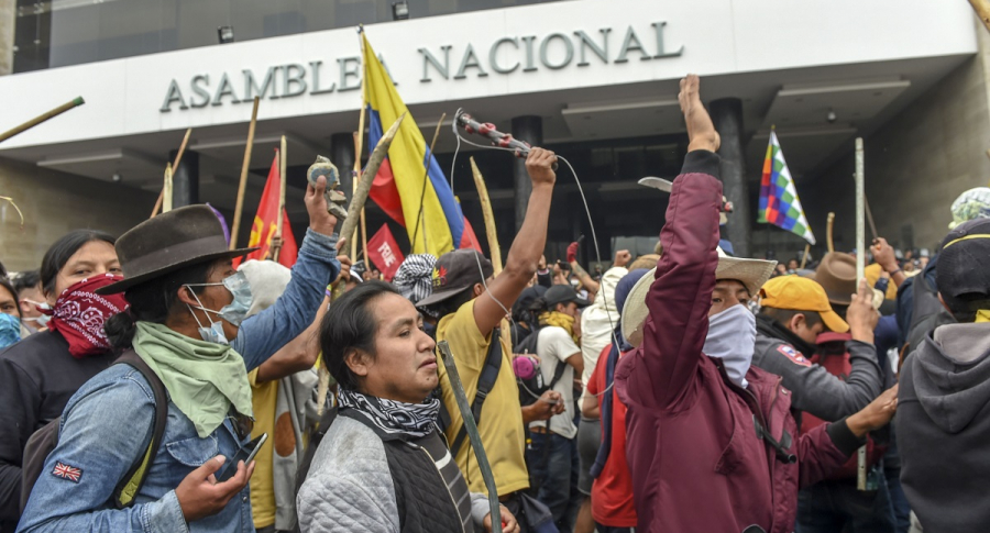 Indígenas en Congreso de Ecuador