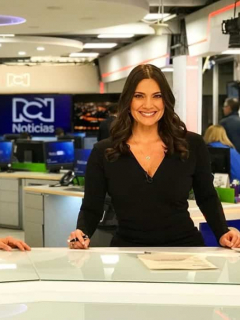 Inés María Zabaraín y Jessica de la Peña, presentadoras.