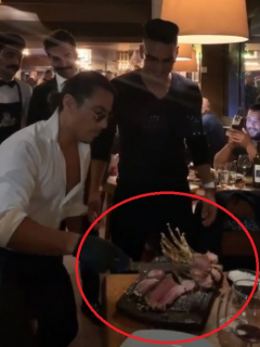 Falcao García en famoso restaurante