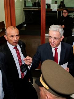 Álvaro Uribe, expresidente y senador.