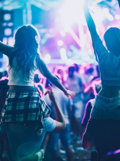 Joven muere en festival electrónico