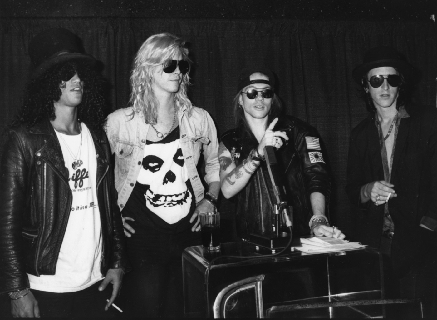 Slash, Duff McKagan, Axl Rose e Izzy Stradlin