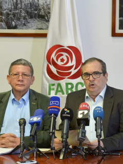 Rodrigo Granda, Pablo Catatumbo, Rodrigo Londoño y Julián Gallo