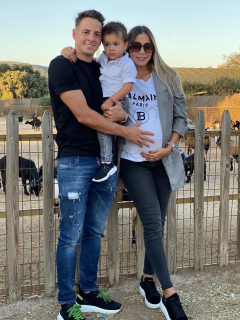 Santiago Arias, Thiago y Karin Jiménez