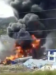 Incendio de tractomula en vía al Llano
