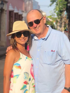 Jota Mario Valencia, presentador, y su esposa Ginneth Fuentes.