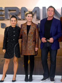 Natalia Reyes, Linda Hamilton, Arnold Schwarzenegger, Mackenzie Davis y Gabriel Luna