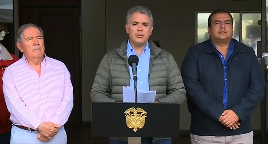 Guillermo Botero, ministro de defensa; Iván Duque, presidente de Colombia; y Óscar Campo, gobernador del Cauca.