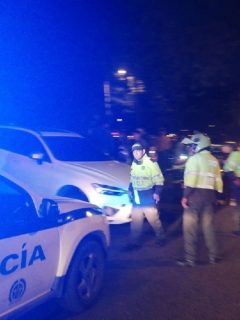 Policía en el lugar del accidente.