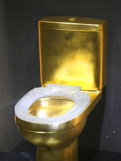 Inodoro de oro.