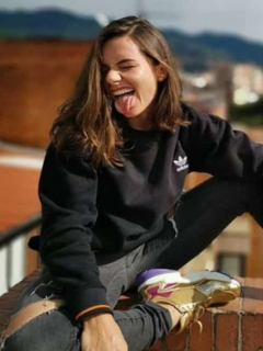 Sofía Gómez y camiseta de Colombia