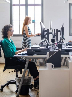 Jóvenes trabajando