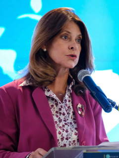 Marta Lucía Ramírez y Darcy Quinn