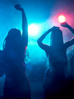 Mujeres bailando
