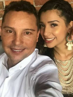 Giovanny Ayala y su esposa.