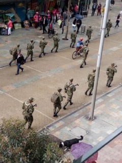 Militares en calles de Bogotá