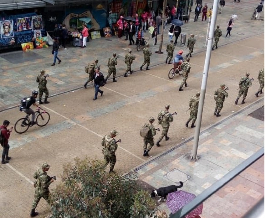 Militares en calles de Bogotá