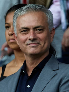 José Mourinho y Dávinson Sánchez