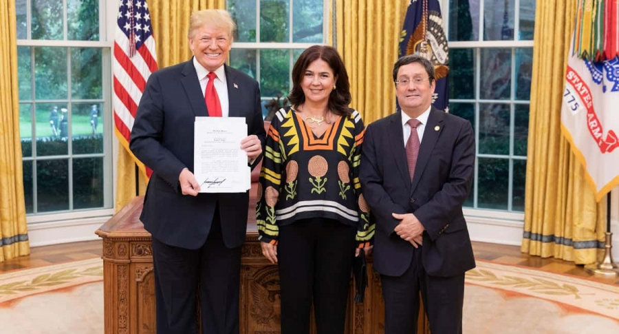 Donald Trump, María Victoria García y Francisco Santos
