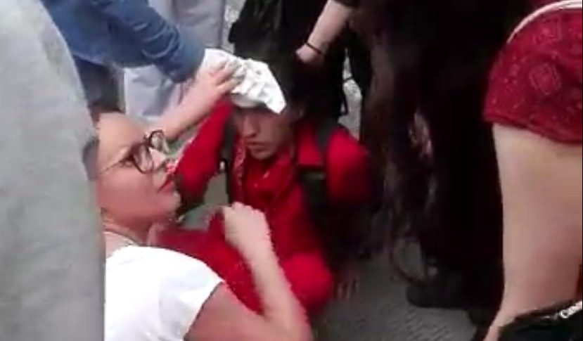 Joven resulta herido en manifestaciones en Bogotá.