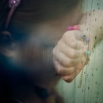 Niña triste.