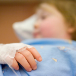 Niña hospitalizada.