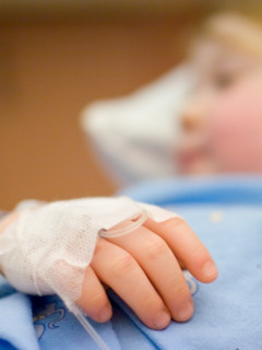 Niña hospitalizada.