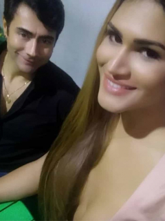 Mauro Urquijo y esposa.