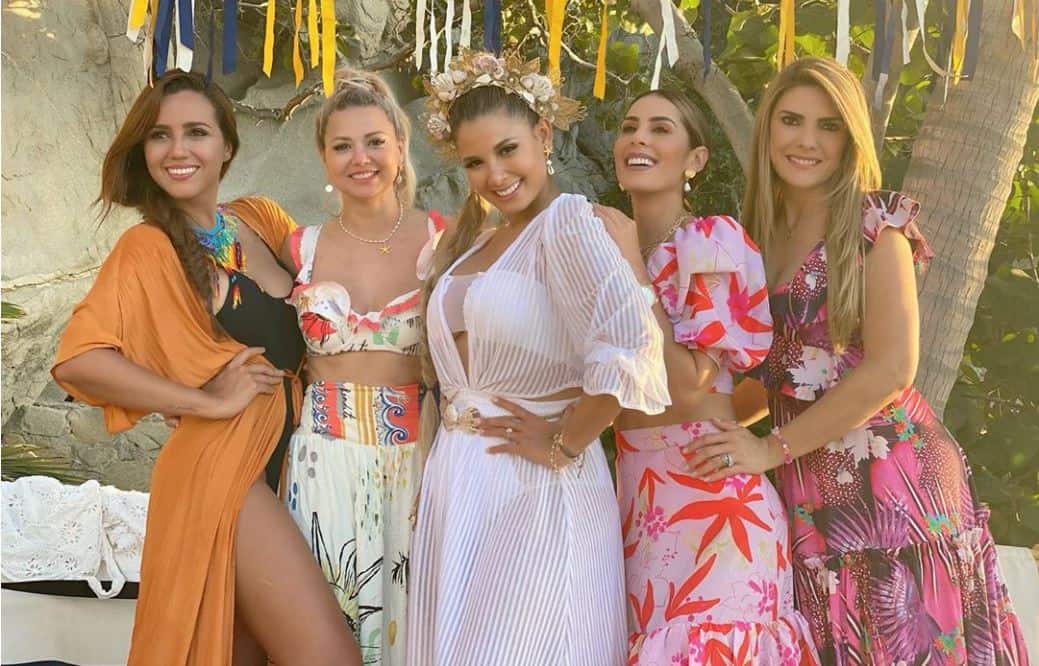 Melissa Martínez con sus amigas y colegas, las presentadoras Tatiana Franco, Carolina Soto y Ana Karina Soto.
