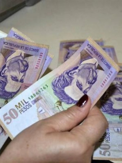 Pesos colombianos.
