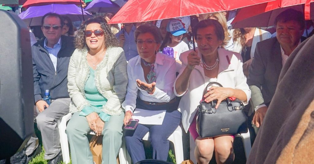 Angélica Lozano, Claudia López y María del Carmen Hernández